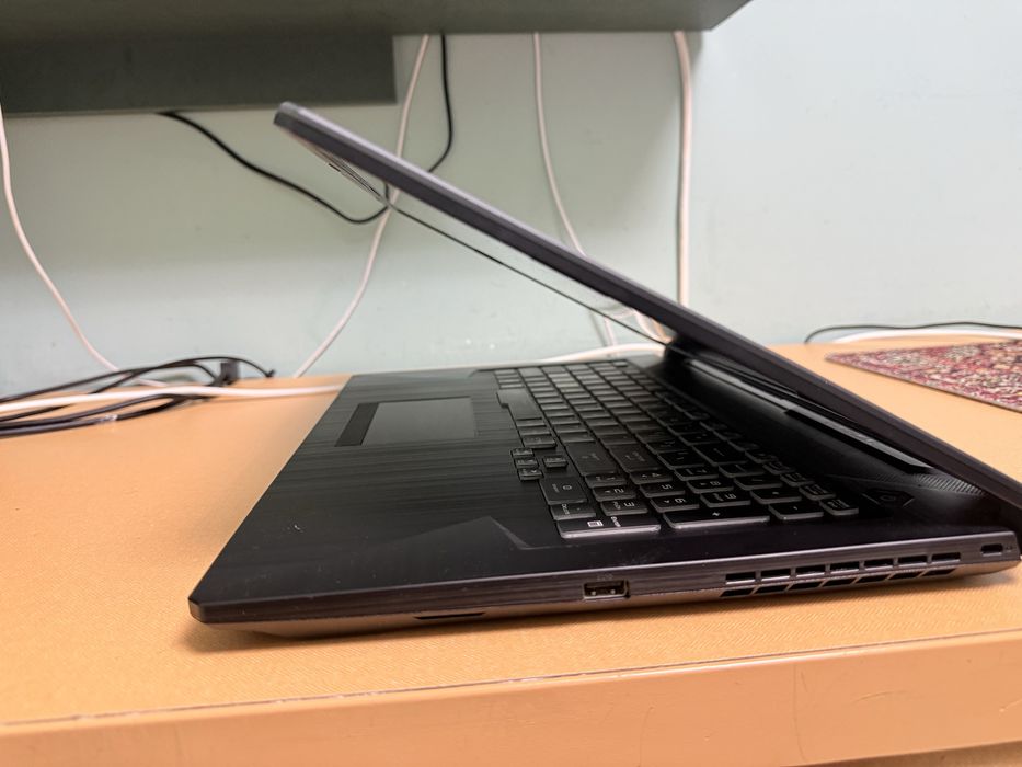 Laptop gaming Asus TUF17,  Intel  I7 , SSD 1TB, diag. 17.3 inch