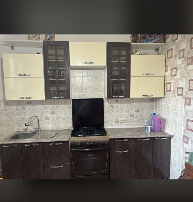 Продам кухонный гарнитур с газовой плитой