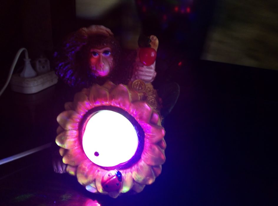 Светильник с дискошаром