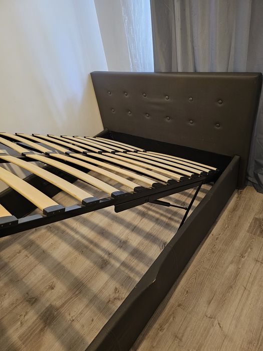 Vand urgent pat cu somiera 135x190