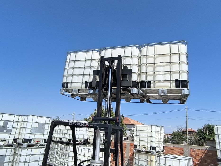 Цистерни ,бидони 1000 литра