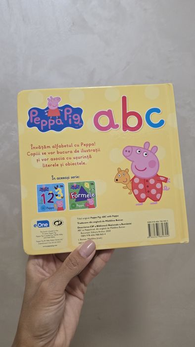 Carte literele cu Peppa Pig