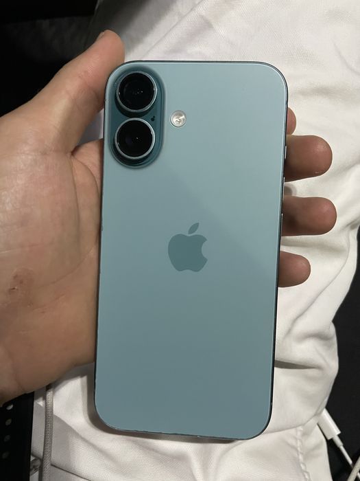 Iphone 16 синий цвет