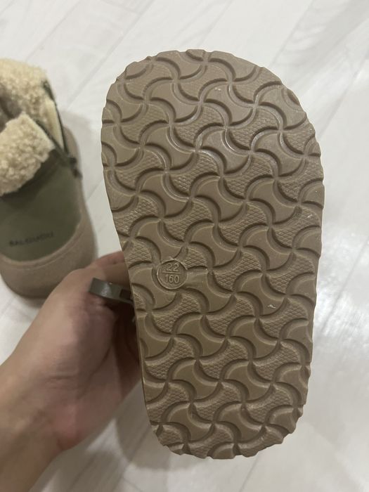 Продам новые ботинки для детей