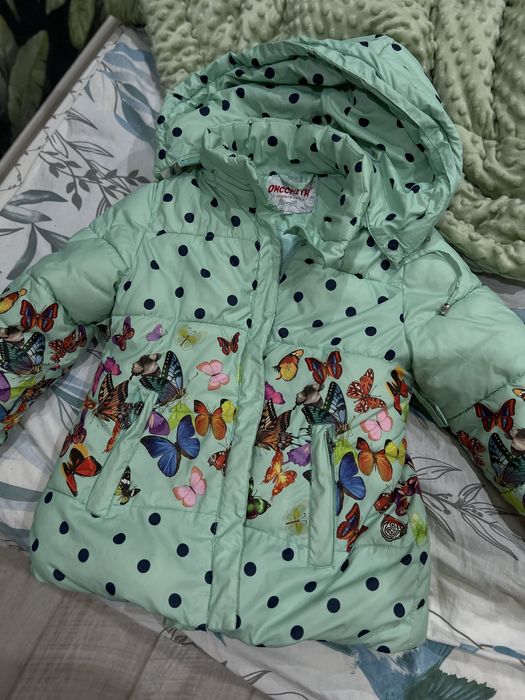 Куртка теплая на девочку 110 см