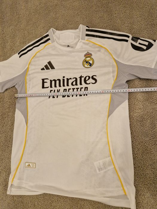 Real Madrid 25 26, marimea L