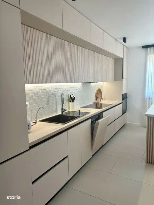 Casa individuala, 302 mp, teren 800 mp, zona Marginea