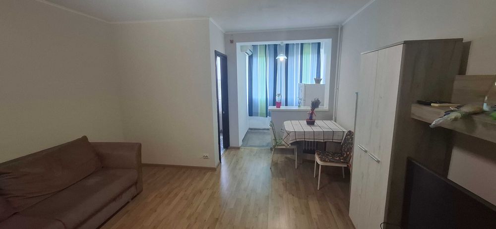 Particular ofer spre închiriere garoniera confort 1 semidecomandat sector 4