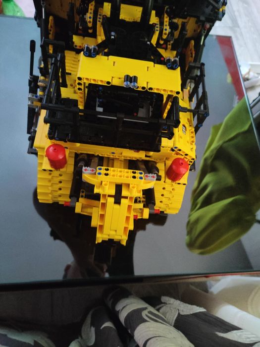 LEGO Technic Buldozer Cat® D11 controlat de aplicatie 42131,3854 piese