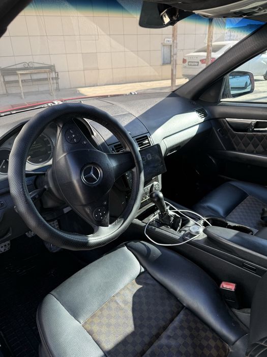 Продаётся Mercedes C 300