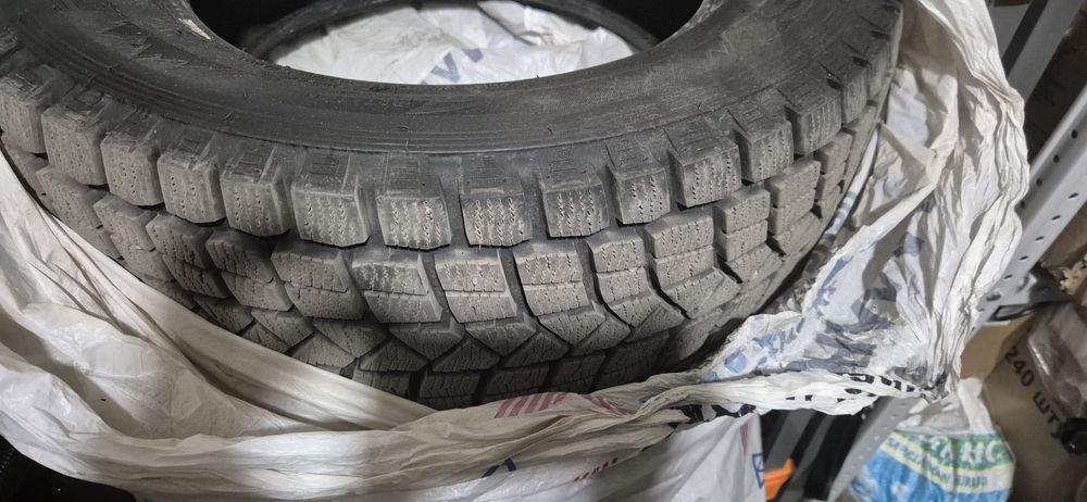 Продам зимние шины Maxxis 235×60×R16