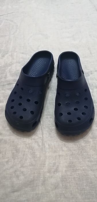 Продам шлепанцы.