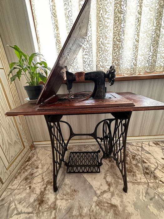 Тикув машинаси сотилади "ЗИНГИР" ишлайди