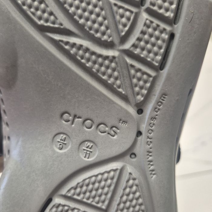 Продам тапочки новые