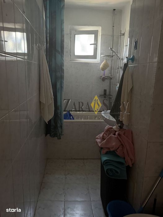 Apartament 3 camere de vânzare, Malu Roșu – Str. Școlii, Etaj 2