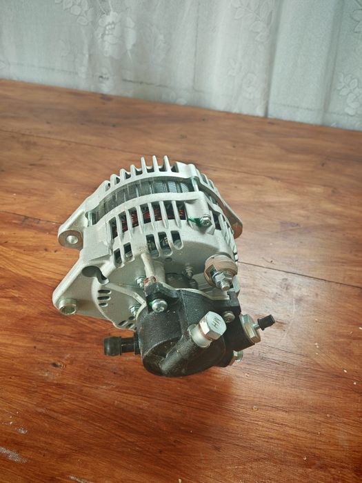 Vând alternator nou Opel astra g 1.7 dti