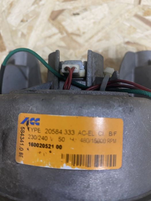 Продам электро двиг от стер.машин индезит