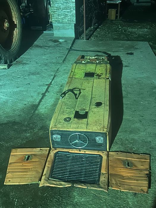 Vand capotaj Tractor U 650