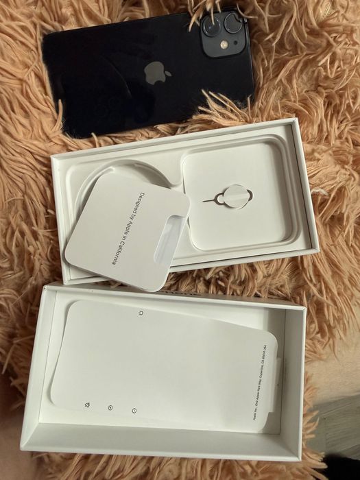 Телефон  Iphone 12 mini
