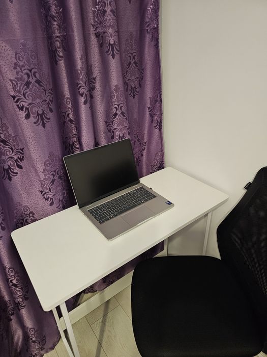 Birou masă laptop