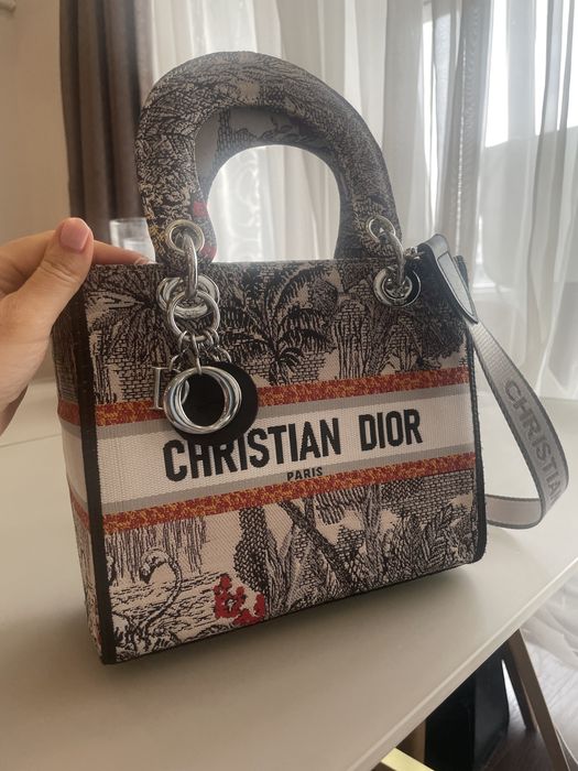 Дамска чанта, модел на Dior