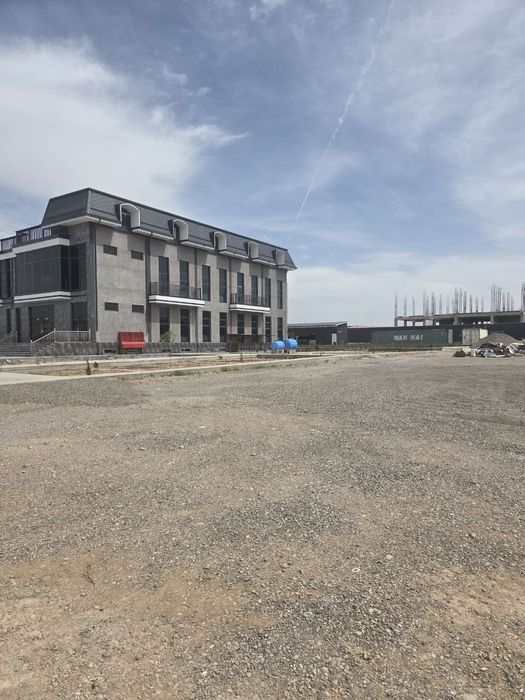 Zarafshon shahrida yer sotiladi