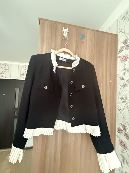 Продаю в отличном состоянии пиджак lichi