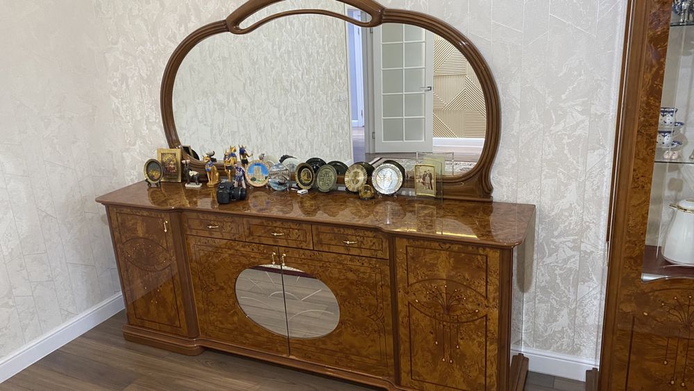 Камот и сервант