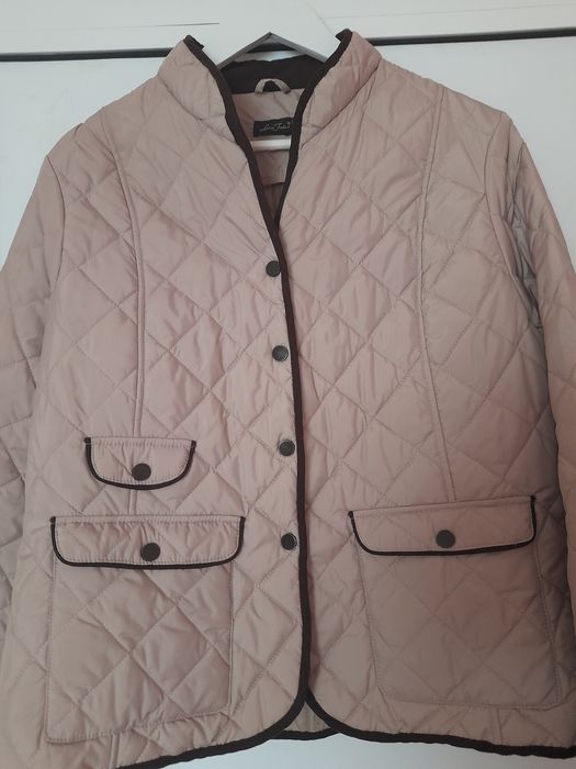 Geaca dama primăvară/toamna, mărimea 46, culoare capucino, impecabila.