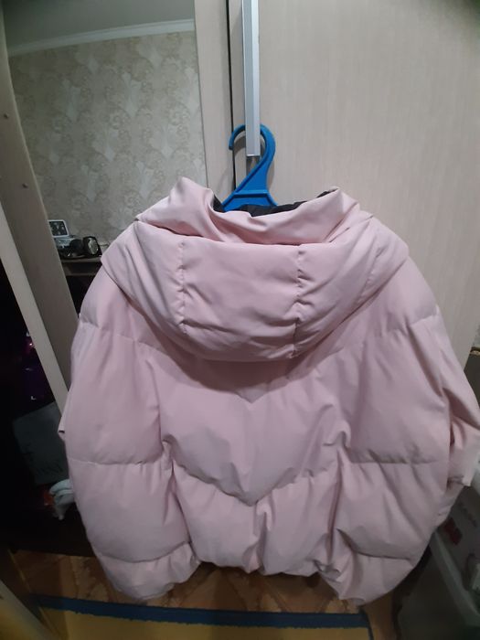 Продам пуховик женский.