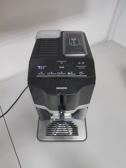 Espresor Siemens EQ 300 cu rasnita ceramica