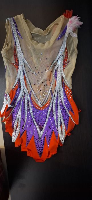 Costum gimnastica