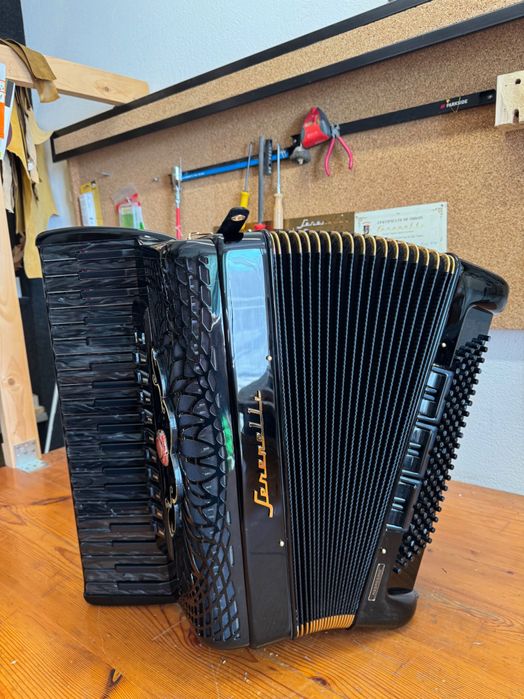 Acordeon digital Serenelli Assassino