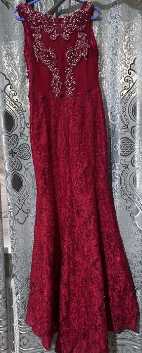 Вечернее платье