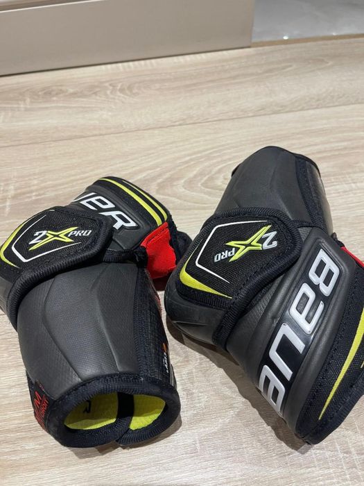 Продает Б/у хоккейная детская экипировка