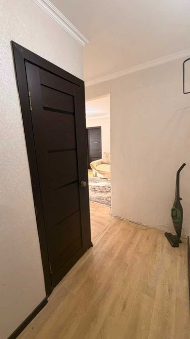 Продам 2 комн на 12мкр 4этаж