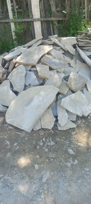Vând și montez piatra de munte  naturala
