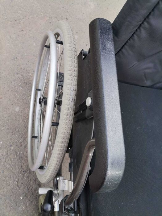 Инвалидное кресло-коляска