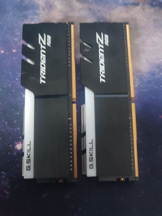 Kit 16GB (2x8GB) DDR4 G.Skill Trident Z RGB 3866MHz CL18 - High Perfor