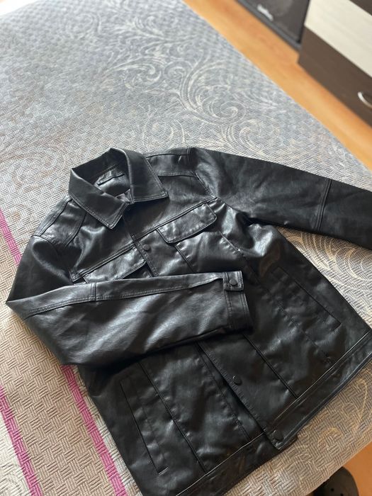 Продавам мъжко кожено яке
