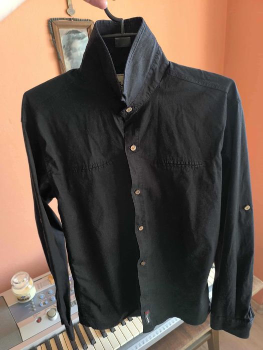Черна маркова риза
