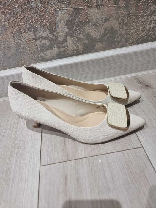 Продам туфли. Б/у в отличном состоянии