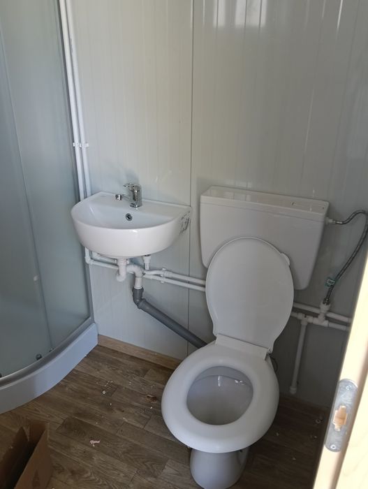 Vând containare modulare și garaj