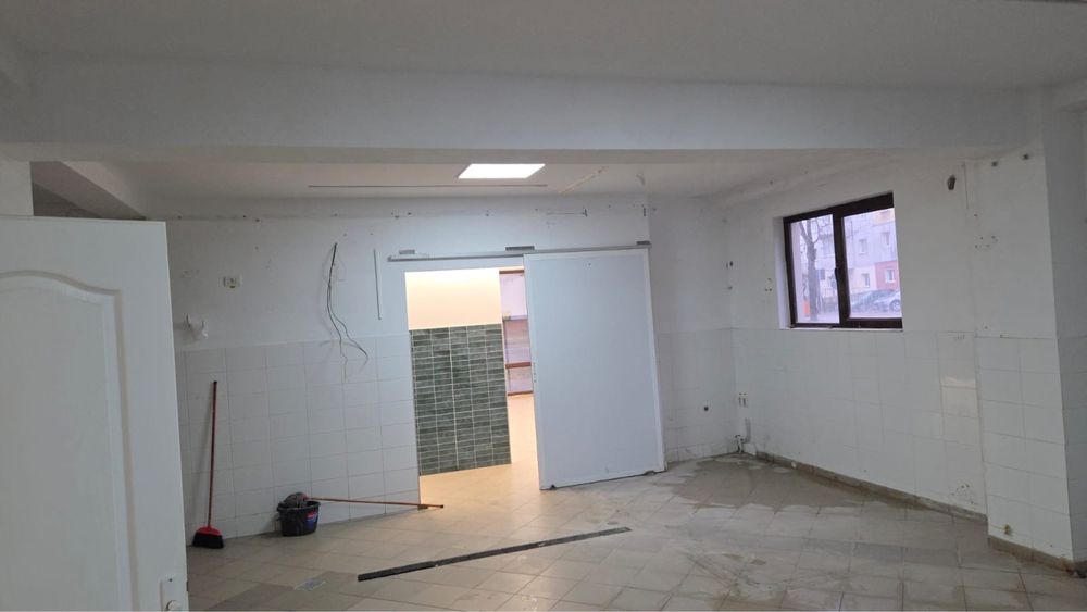 Inchiriez spatiu comercial Str. Republcii Nr.54, 100mp.