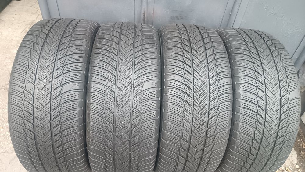 235/50/19 Bridgestone