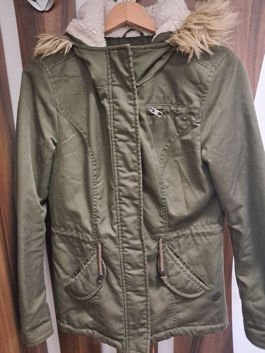 Дамско зимно яке