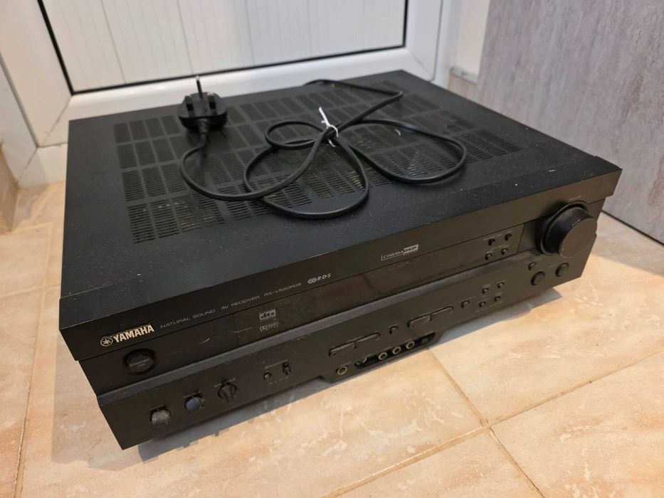 Съраунд ресийвър Yamaha RX-V520RDS + субуфер Quadral quintas 5.1