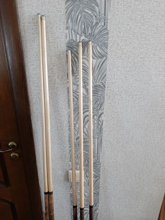 Бильярдные аксессуары.