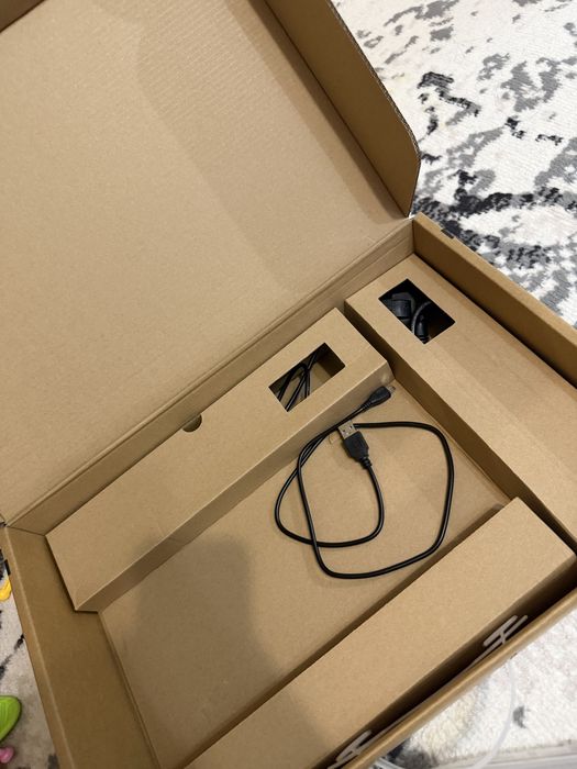 HYDRA Razor 15.6  Win 11