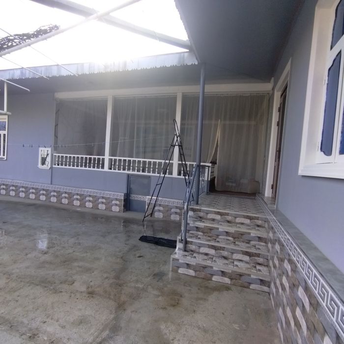 Катта ва чиройли ховли сотилади